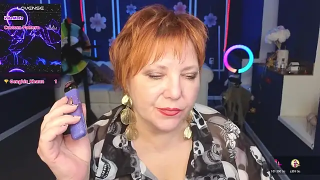 Kira Kenett online show from October 2025 05:47:01 PM