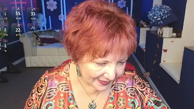 Kira Kenett online show from November 2025 03:38:01 PM