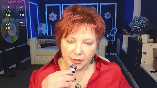 Kira Kenett online show from November 2025 05:11:02 AM