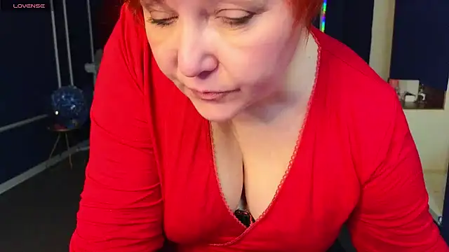 Kira Kenett online show from April 2026 05:25:02 PM
