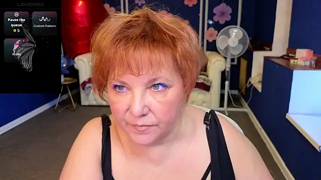 Kira Kenett online show from May 2026 03:47:01 AM