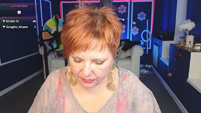 Kira Kenett online show from October 2025 04:51:01 PM