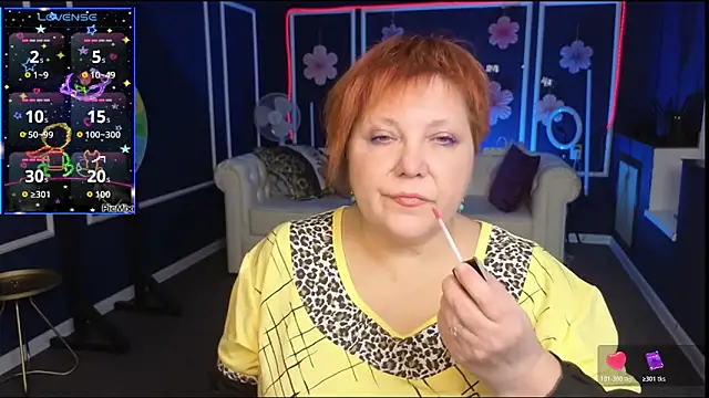 Kira Kenett online show from October 2025 09:44:02 AM