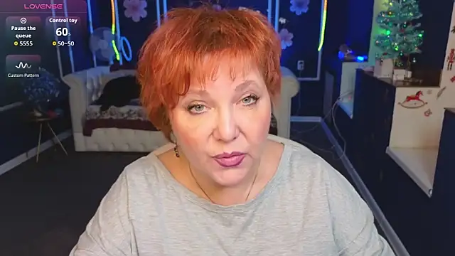 Kira Kenett online show from December 2025 12:40:02 PM