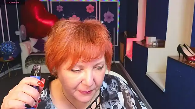 Kira Kenett online show from April 2026 05:25:01 PM
