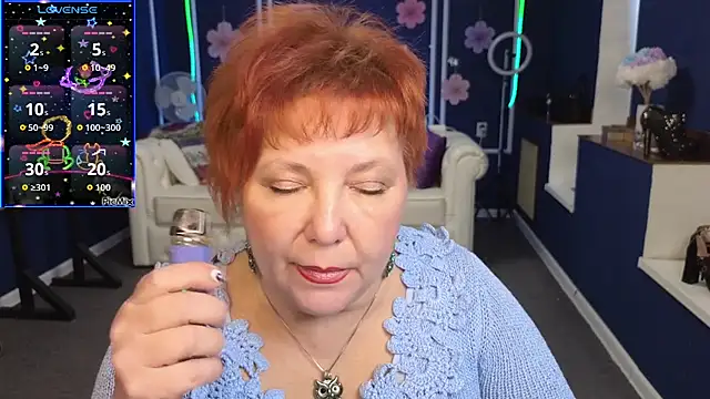 Kira Kenett online show from October 2025 06:17:02 AM