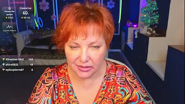 Kira Kenett online show from December 2025 03:29:02 PM