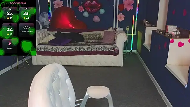 Kira Kenett online show from February 2026 05:37:01 PM