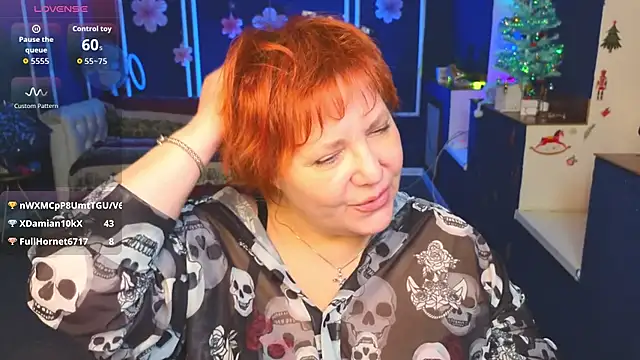 Kira Kenett online show from December 2025 08:44:01 PM