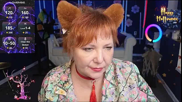 Kira Kenett online show from October 2025 12:58:02 PM