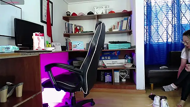 GretaVoss  online show from October 2025 07:04:02 PM