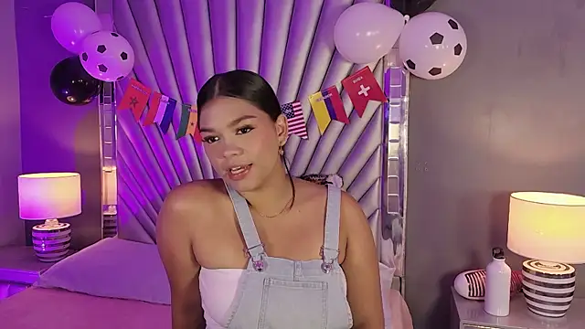 HatsaJones online show from June 2026 04:29:02 AM