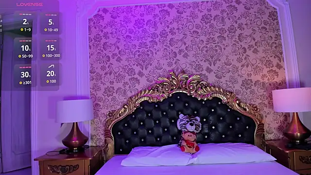 HatsaJones online show from October 2025 03:39:01 AM