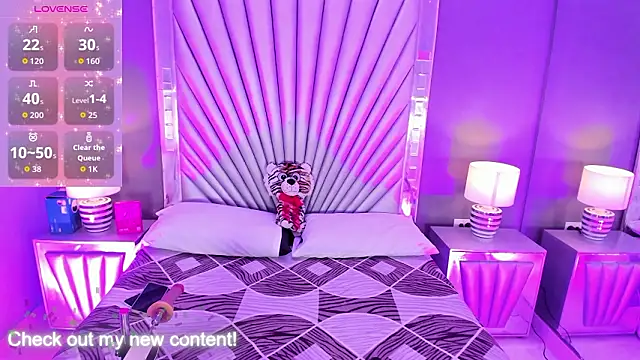 HatsaJones online show from March 2026 04:00:01 AM