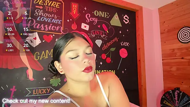 HatsaJones online show from December 2025 04:44:02 AM