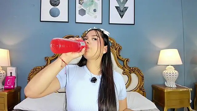 HatsaJones online show from February 2026 04:10:01 AM