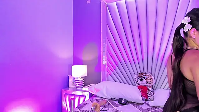 HatsaJones online show from March 2026 04:01:02 AM