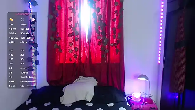 nina cat420 online show from September 2025 06:08:02 PM