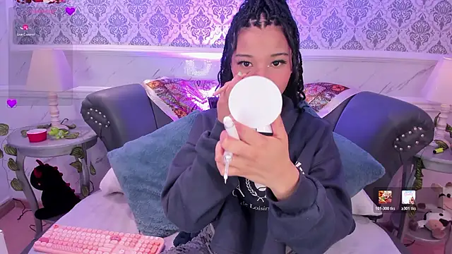 DaniCollinn  online show from March 2026 01:04:02 PM