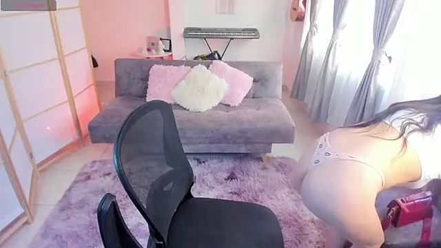 amelia-coben online show from September 2025 08:12:01 PM