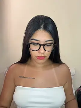 Alexa69xx online show from March 2026 04:44:02 PM