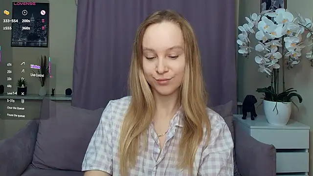 SoonMoor online show from March 2026 06:37:02 PM