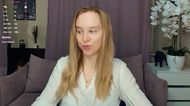 SoonMoor online show from February 2026 06:41:01 PM