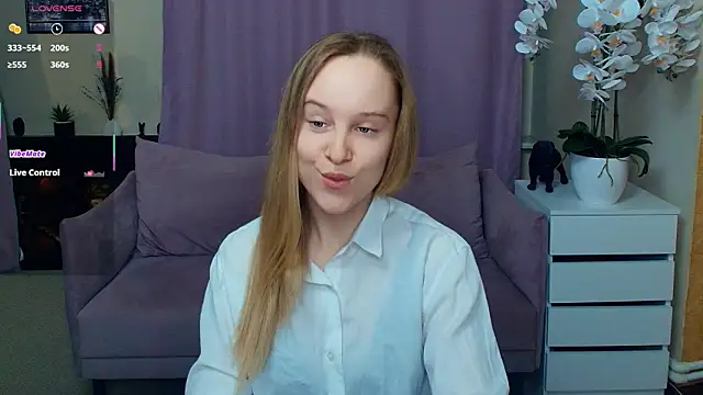 SoonMoor online show from March 2026 06:39:01 PM