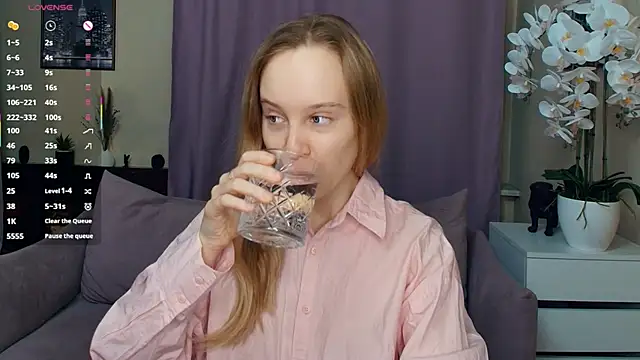 SoonMoor online show from February 2026 06:40:02 PM