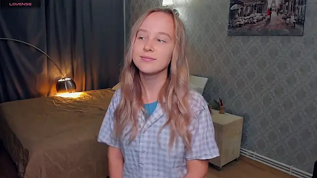 Snapshot of SoonMoor chatting on October 2025 08:06:02 PM SoonMoor online show from October 2025 08:06:02 PM