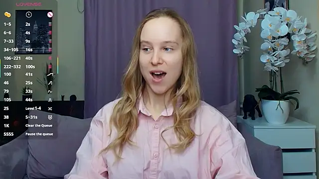 SoonMoor online show from March 2026 06:42:01 PM