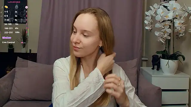 SoonMoor online show from February 2026 07:25:01 PM