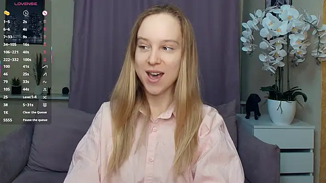 SoonMoor online show from March 2026 06:32:02 PM