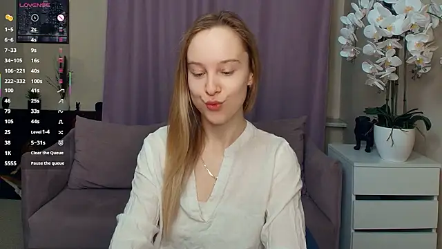 SoonMoor online show from March 2026 06:47:01 PM