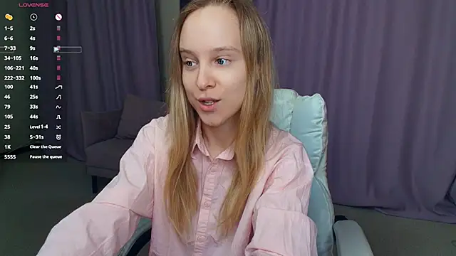 SoonMoor online show from April 2026 07:26:01 PM