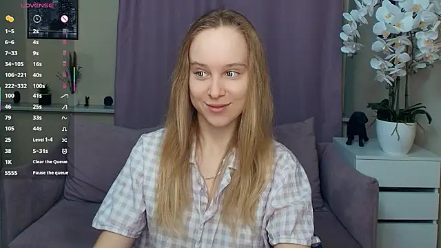 SoonMoor online show from March 2026 06:53:02 PM