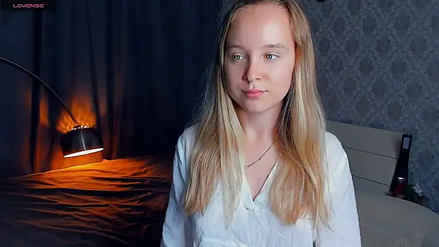 SoonMoor online show from September 2025 05:04:01 PM