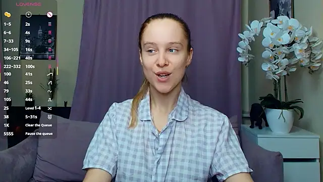 SoonMoor online show from April 2026 07:31:02 PM