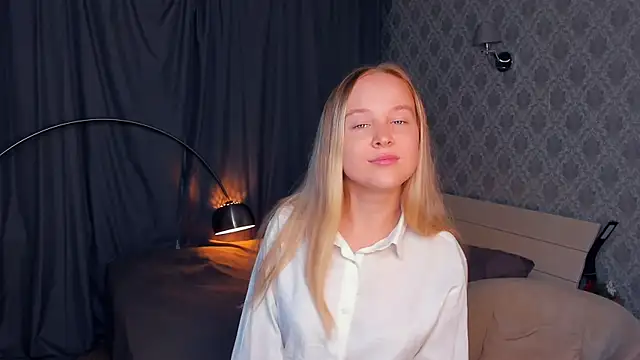 SoonMoor online show from September 2025 05:51:01 PM