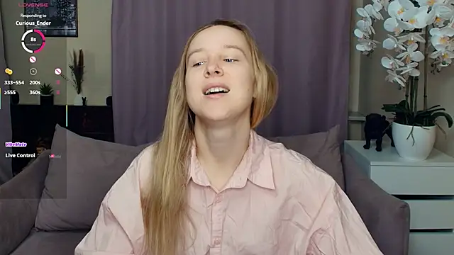 SoonMoor online show from February 2026 07:02:02 PM