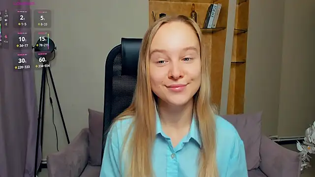 Snapshot of SoonMoor chatting on November 2025 07:36:03 PM SoonMoor online show from November 2025 07:36:03 PM