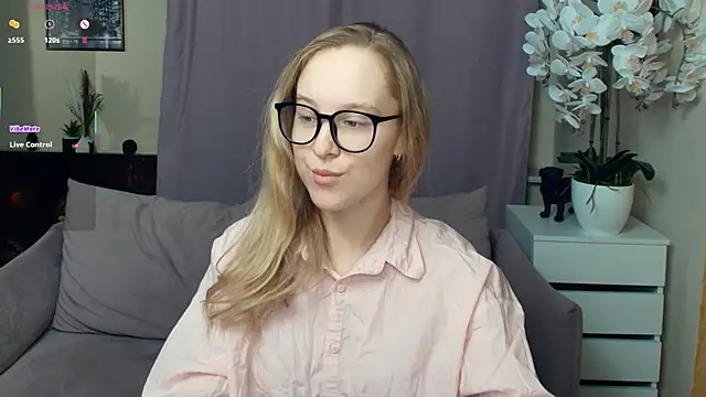 SoonMoor online show from January 2026 08:02:02 PM