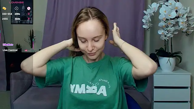 SoonMoor online show from April 2026 06:36:01 PM