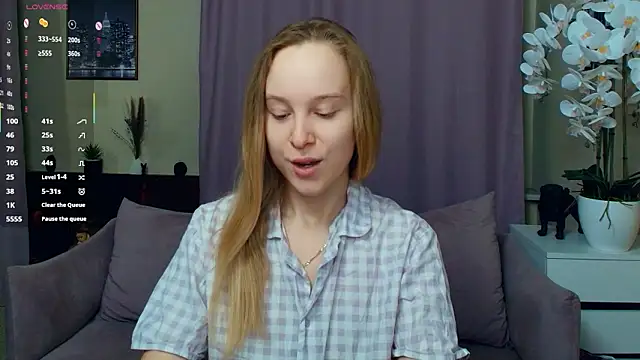 SoonMoor online show from February 2026 06:43:02 PM