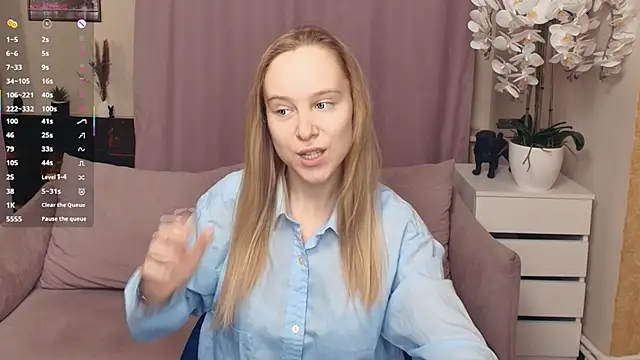 SoonMoor online show from February 2026 07:02:01 PM