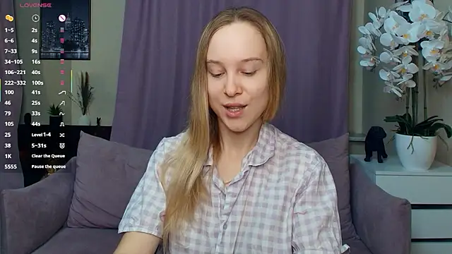 SoonMoor online show from March 2026 07:07:02 PM