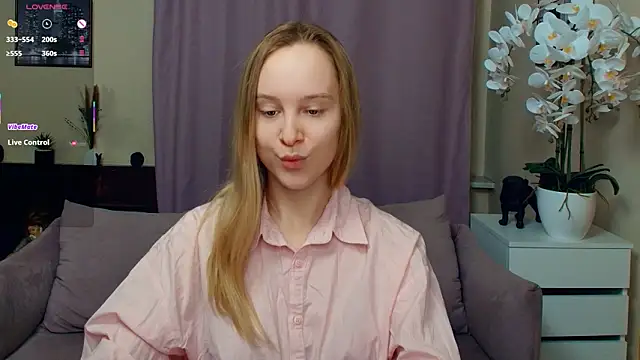 SoonMoor online show from February 2026 07:48:01 PM