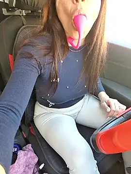 sexy7883 online show from April 2026 12:12:02 PM