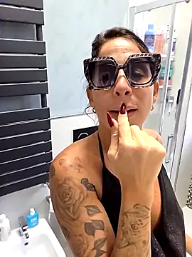 Snapshot of sexy7883 chatting on December 2025 09:35:02 AM sexy7883 online show from December 2025 09:35:02 AM