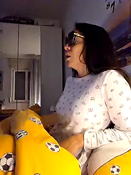 sexy7883 online show from November 2025 06:40:02 AM